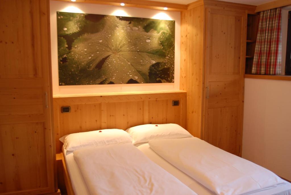 Hotel Loewenwirt Sexten Room photo